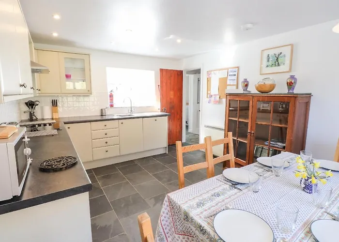 One Town End * بنريث